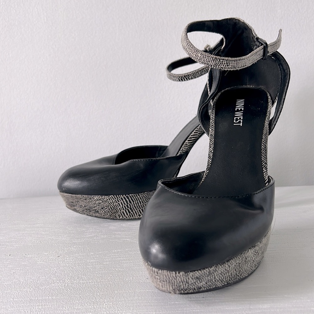 MILD • Pumps - Size 8.5M US - Black - 4.5 inch tall - Buckle Belt - Nine West